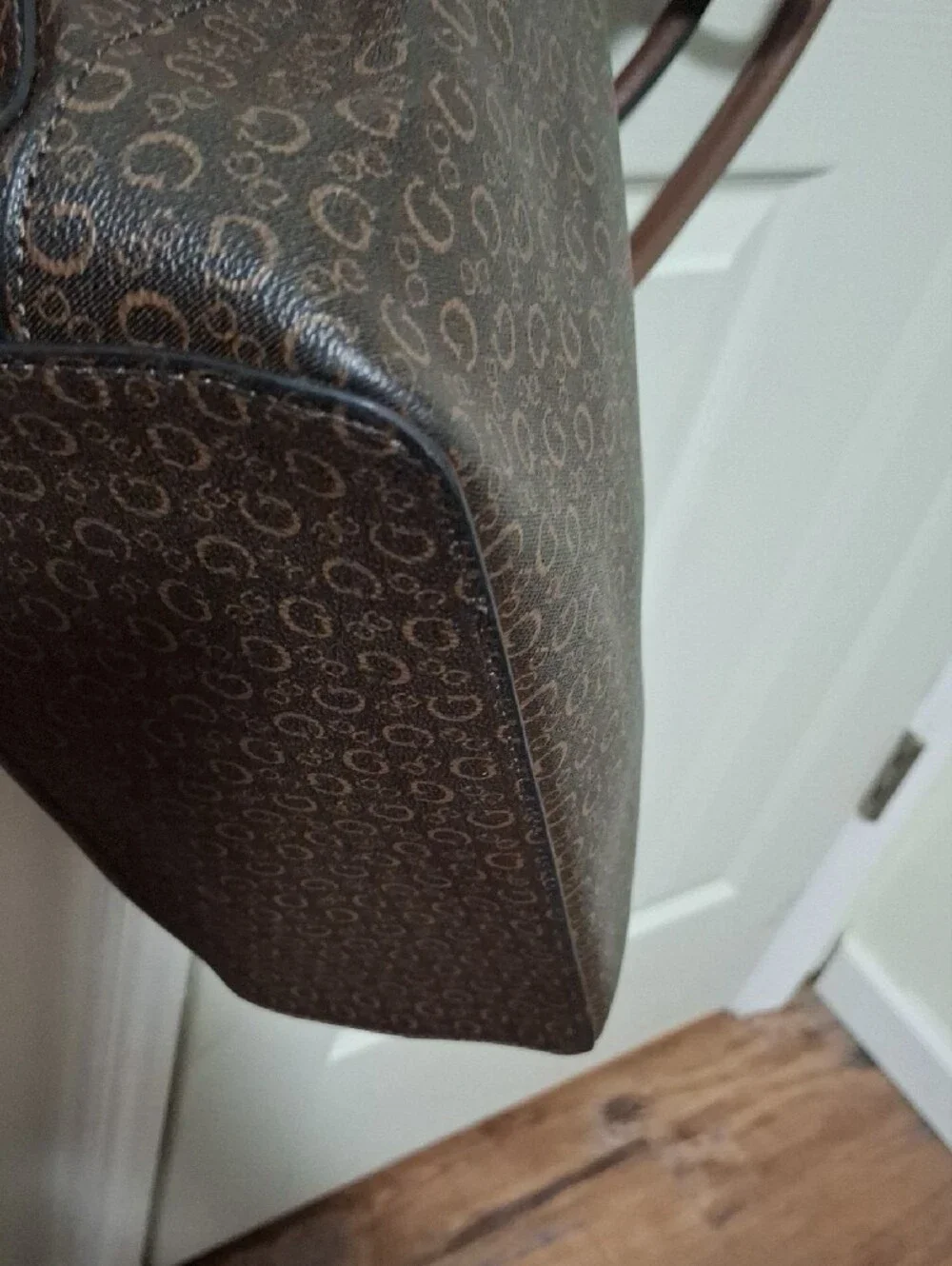 Guess decorative satchel